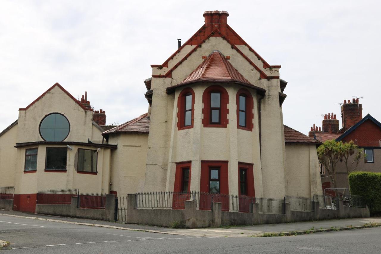 Hotel Victoria House Barrow-in-Furness Exterior foto